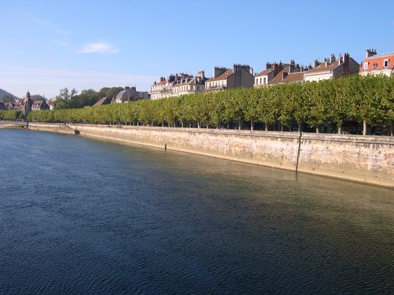  le Doubs et le quai Veil-Picard